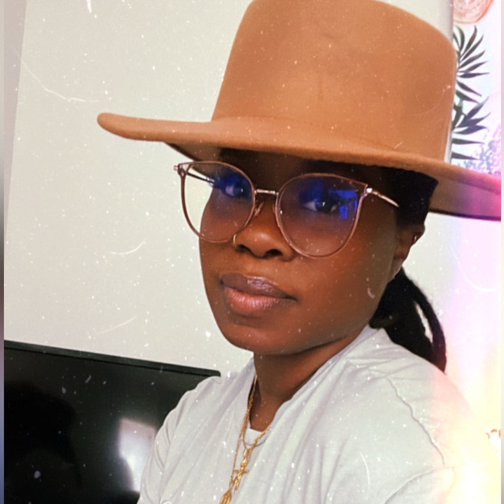 Meet your Posher, Charlyse